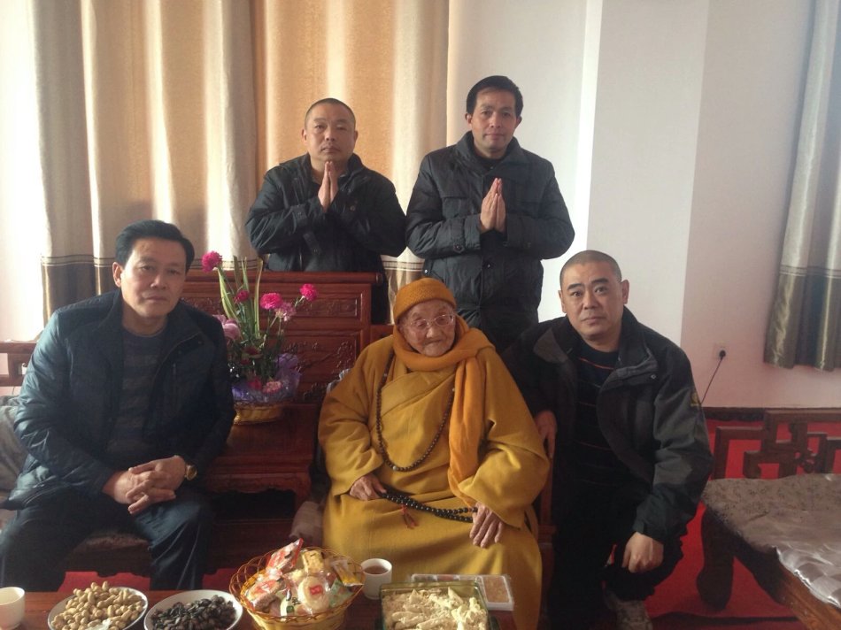 001EFHzpzy73B4JkRlK88