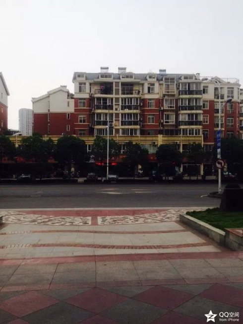 001EFHzpgy6V3PBSy0r23&690