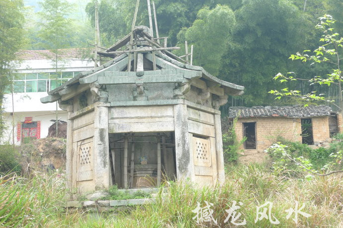 001EFHzpgy6WharE0d197&690