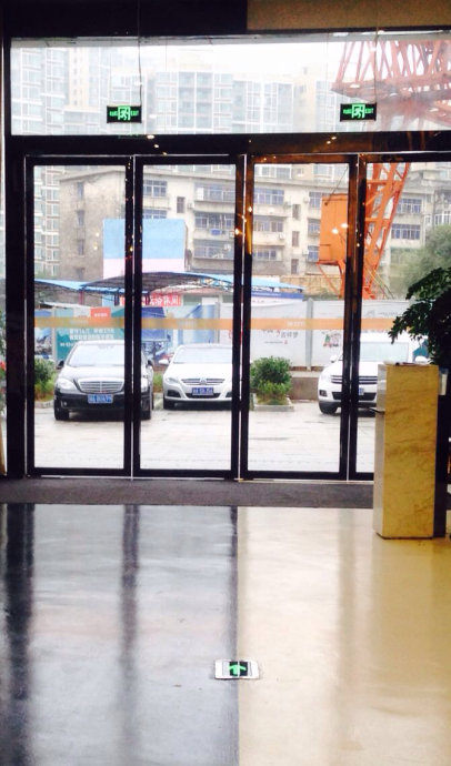 001EFHzpgy6X54qaugnff