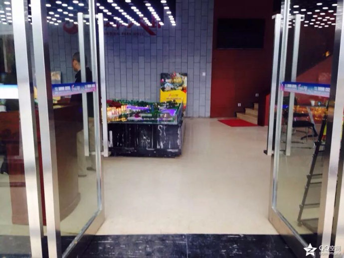 001EFHzpgy6XkPVzwkU28