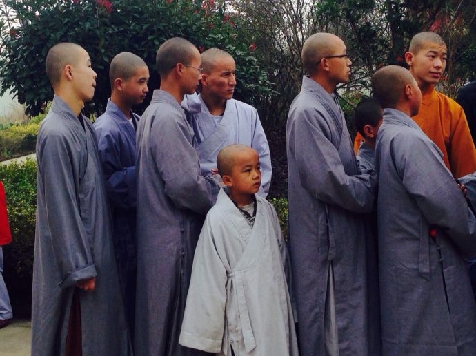 001EFHzpgy6X1KhEt0a4e