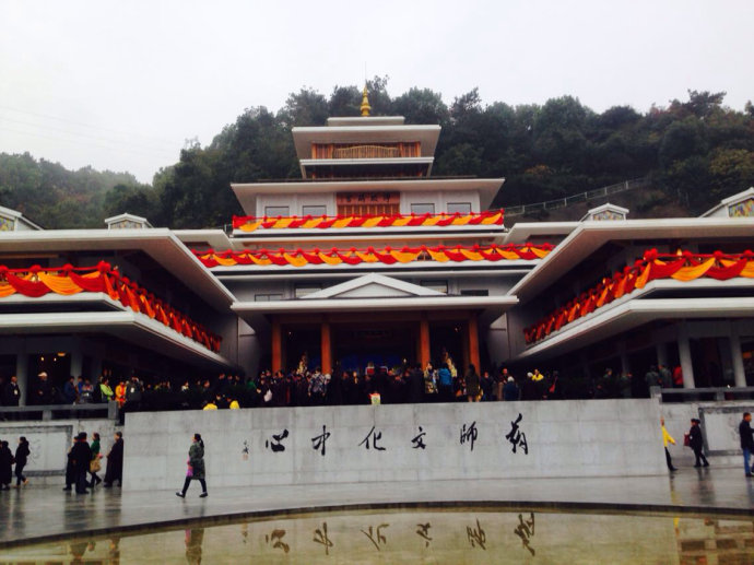 001EFHzpgy6WZuKDaMl05