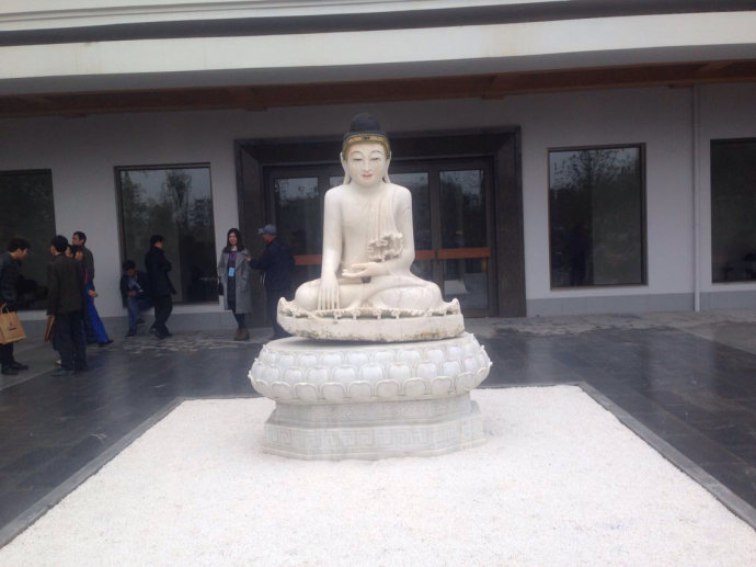 001EFHzpgy6WZuKJxYo1c