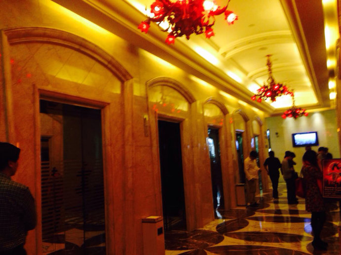 001EFHzpgy6WLGFPXkD63