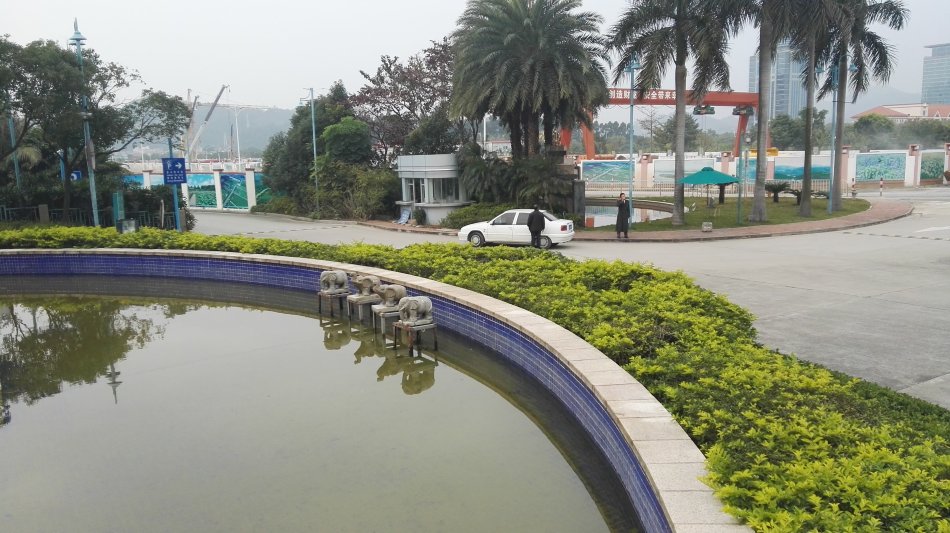 001EFHzpgy6YcV1ZmnO24