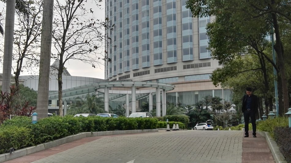 001EFHzpgy6YcWnPMp56b