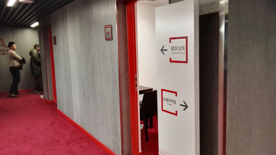 001EFHzpgy6Y0s5BXjm44