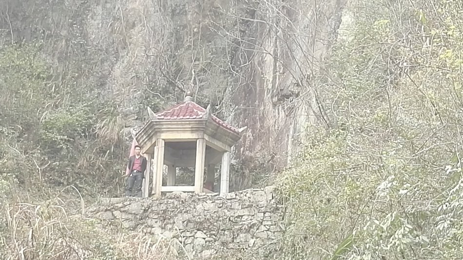 001EFHzpgy70jZqYZEq9e