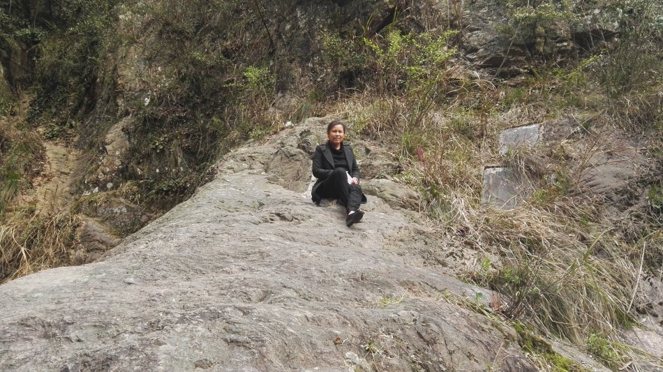 001EFHzpgy70k22zNEQ70