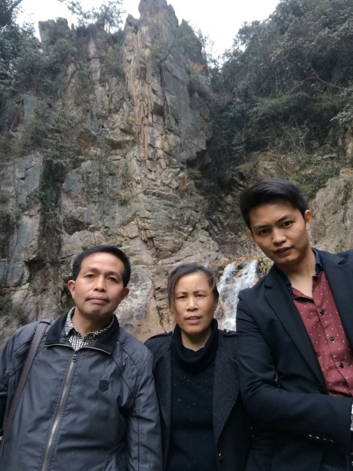 001EFHzpgy70k23KG1y88