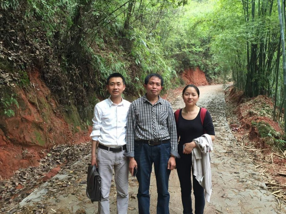 001EFHzpgy70ZZla7gBc1