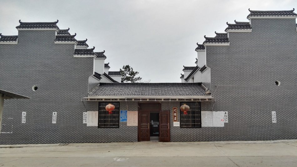 001EFHzpgy71XXsxM9k9a