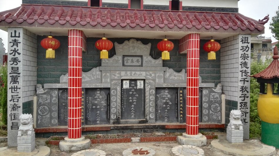 001EFHzpgy71XXuCrEZe9