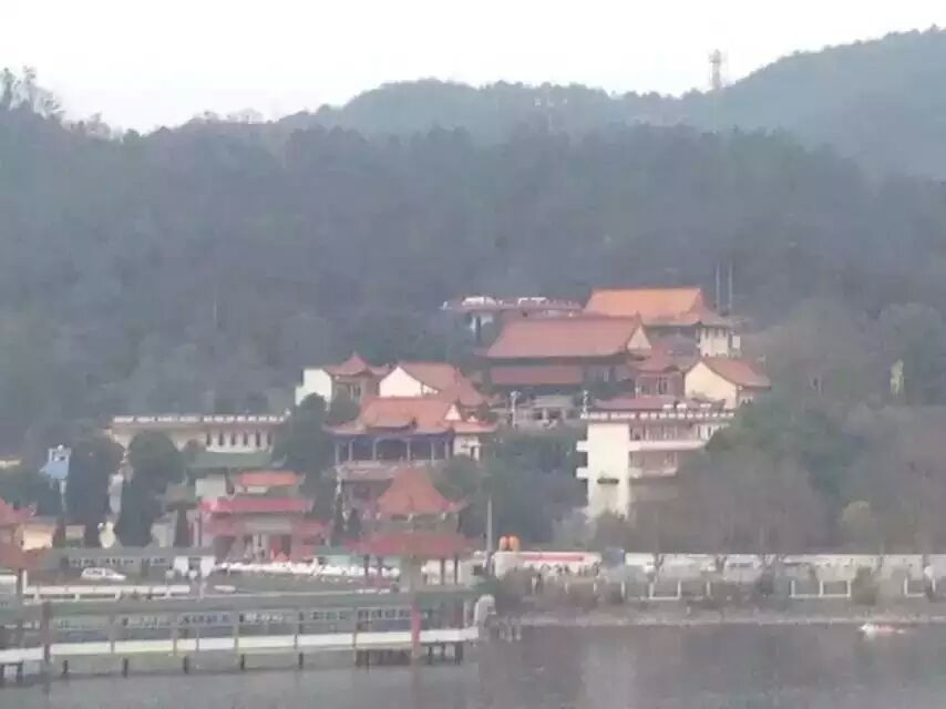 001EFHzpzy72YXVSId056