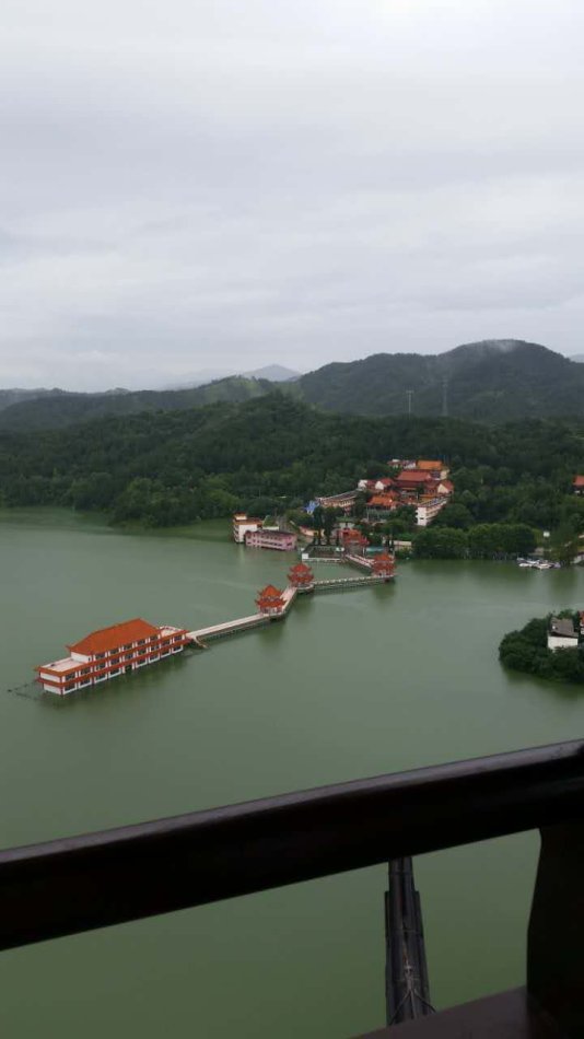 001EFHzpzy72YXWtb6D1f