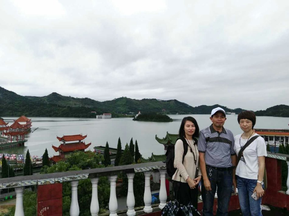 001EFHzpzy72YXWX1yab2