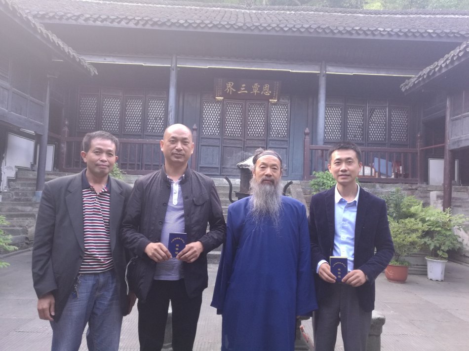 001EFHzpzy73fCQTEQr5b