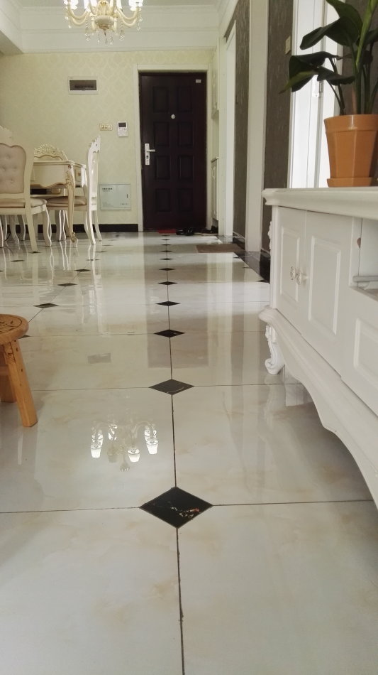 001EFHzpzy73USMXW9h0f