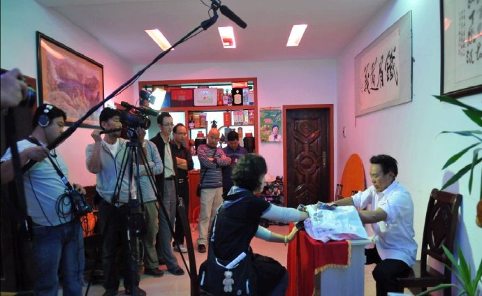 964a489egb2ce02f841b8&690