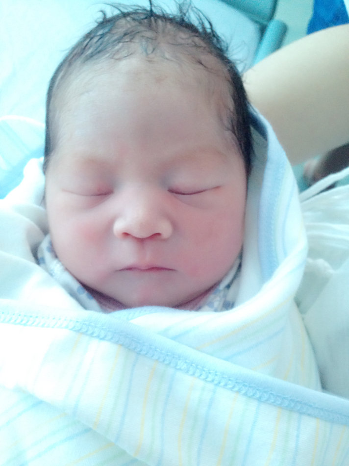 001EFHzpzy74kiQRFfba9