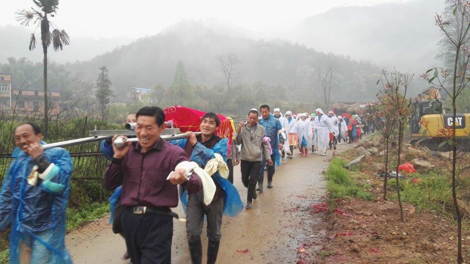 001EFHzpzy73EmDNDs10d