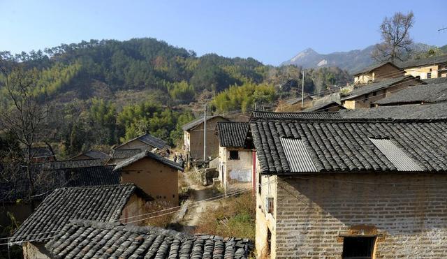 001EFHzpzy743dJMbgFa5