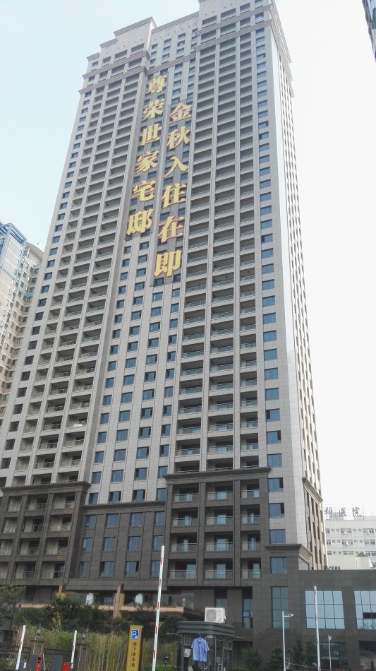 001EFHzpzy747rZ8MuM24