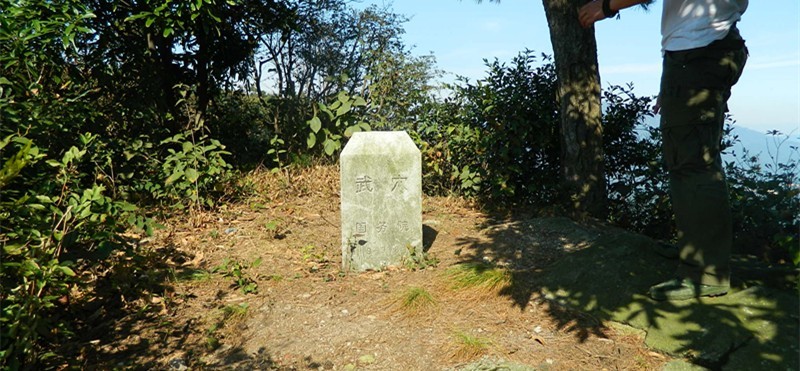 001EFHzpzy75pc0JXIm82