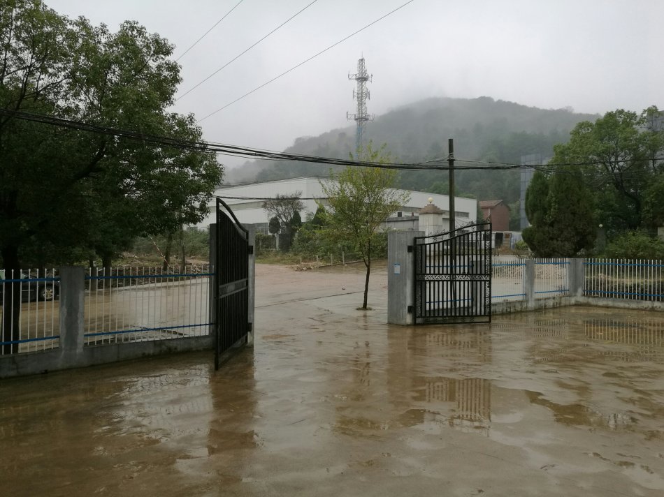 001EFHzpzy76hENdRKqfa