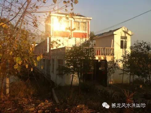 出丧棺材浮水上，悬派系跤挚胀